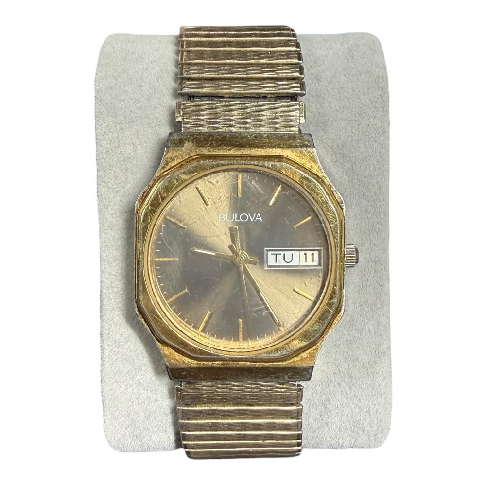Vintage Bulova Gold Tone Day Date Watch Stretch Bracelet Runs